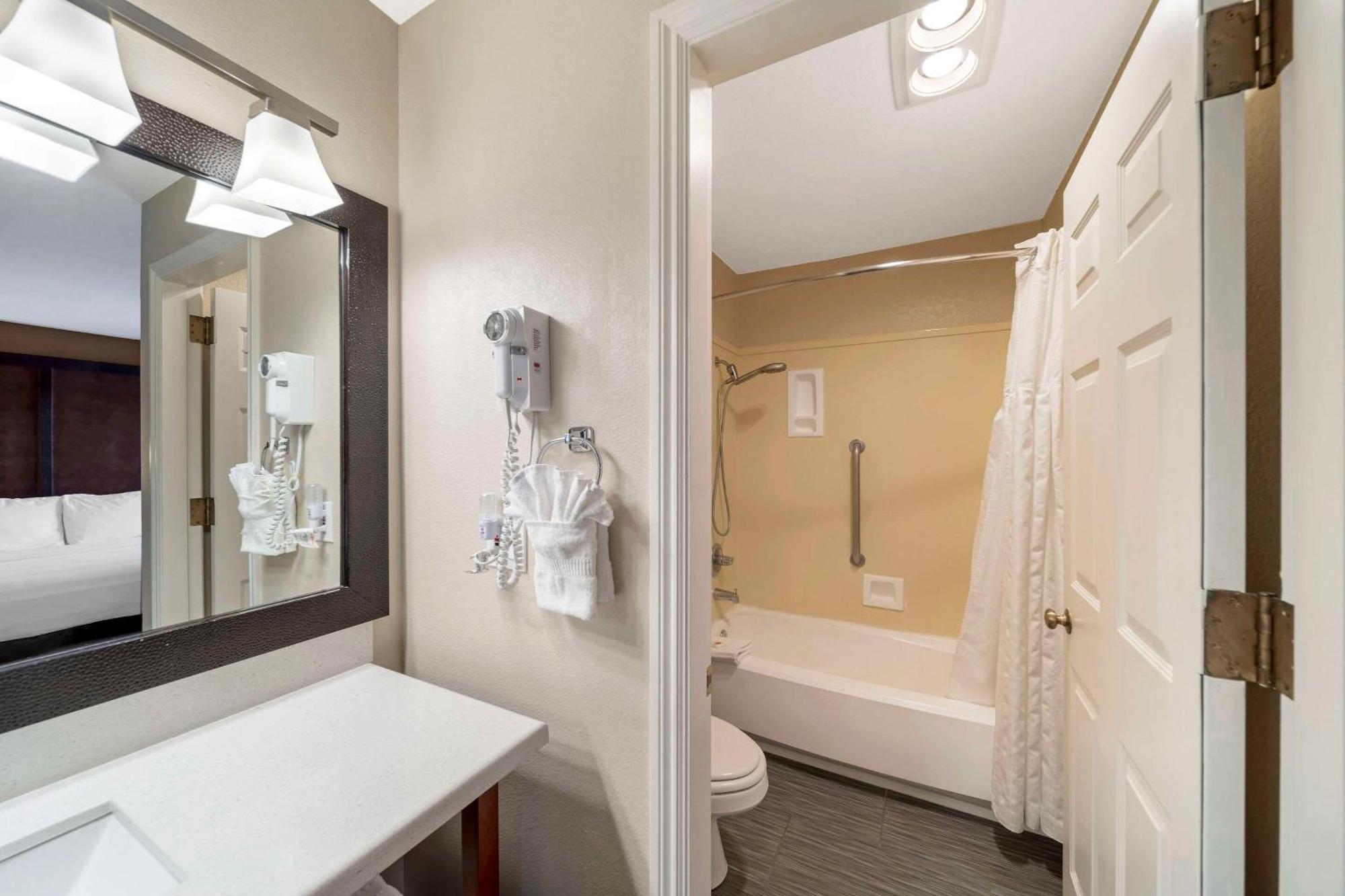 Comfort Suites Red Bluff Near I-5 Ngoại thất bức ảnh